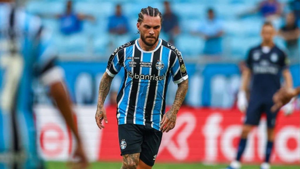 Grêmio chega vivo na última rodada do Brasileiro após vitória do SP