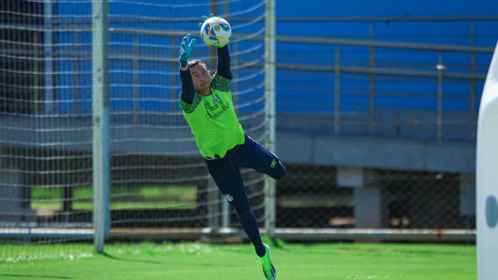 Desabafo, abatimento e cobranças no vestiário: Grêmio sente empate e proximidade de queda